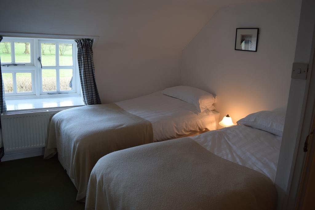 Ceiros Cottage Llangammarch Wells Bagian luar foto